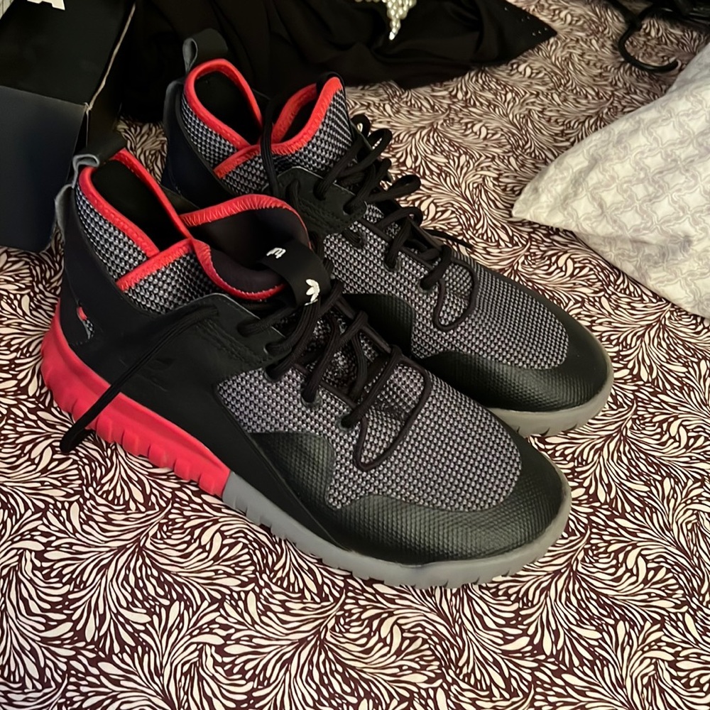 Like new adidas mens sneakers